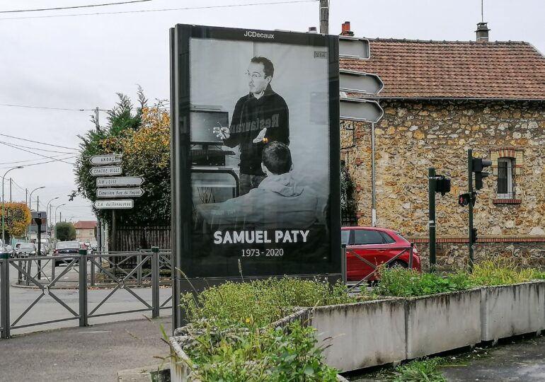 O elevă din Paris a recunoscut că a minţit şi asta a provocat decapitarea profesorului Samuel Paty