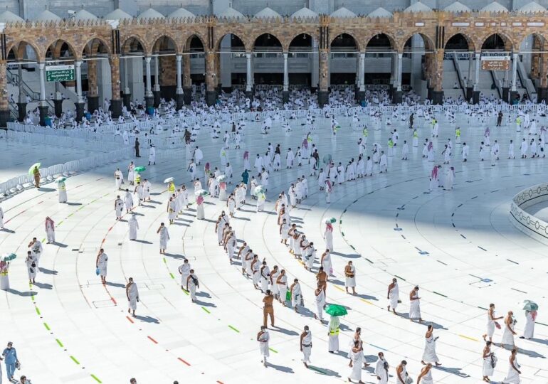 Arabia Saudită îi va primi la pelerinajul de la Mecca doar pe cei vaccinați împotriva COVID-19