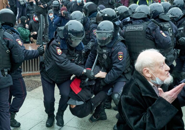 Jandarmeria rusă recrutează scutieri și lunetiști: Nu este nevoie de experiență