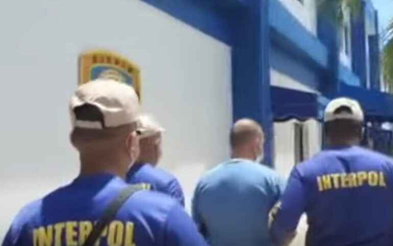 Un mafiot italian a fost prins dupa ce a postat din Caraibe filmulețe în care gătea (Video)