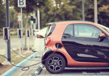 Mașinile electrice prind teren. Ce-i împiedică pe români și ce i-ar încuraja să facă pasul spre transportul viitorului