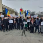Bărbatul care ar fi vandalizat mașinile unor diplomați la protestul AUR este angajat  la Vama Galați