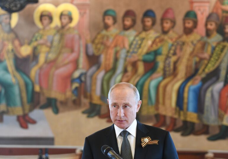 O lege cu dedicație pentru Putin, care-i permite să candideze încă două mandate, a fost votată în Rusia