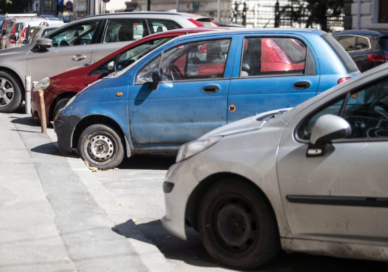 Nicuşor Dan n-ar vrea să scumpească locurile de parcare din București. USR PLUS și PNL susțin creșterea taxelor