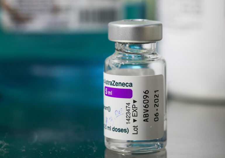 La Craiova s-ar putea închide un centru de vaccinare cu AstraZeneca: Lumea nu mai vrea să se imunizeze
