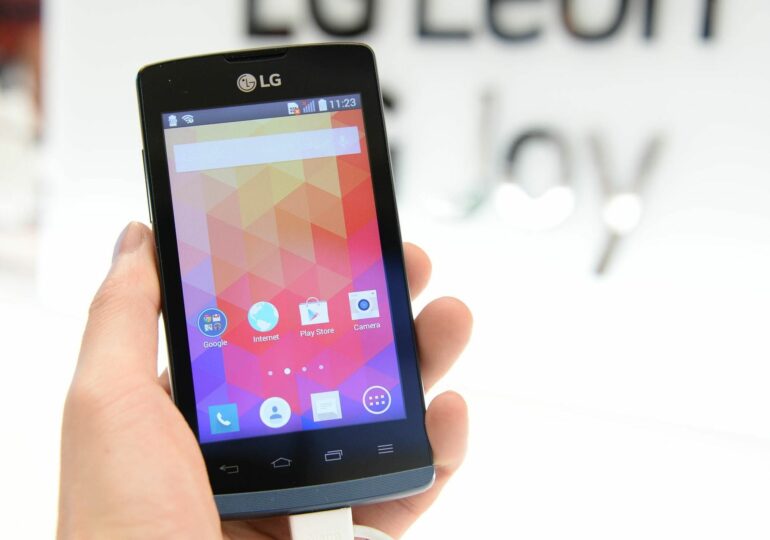 După ani la rând de pierderi, LG iese de pe piaţa smartphone-urilor