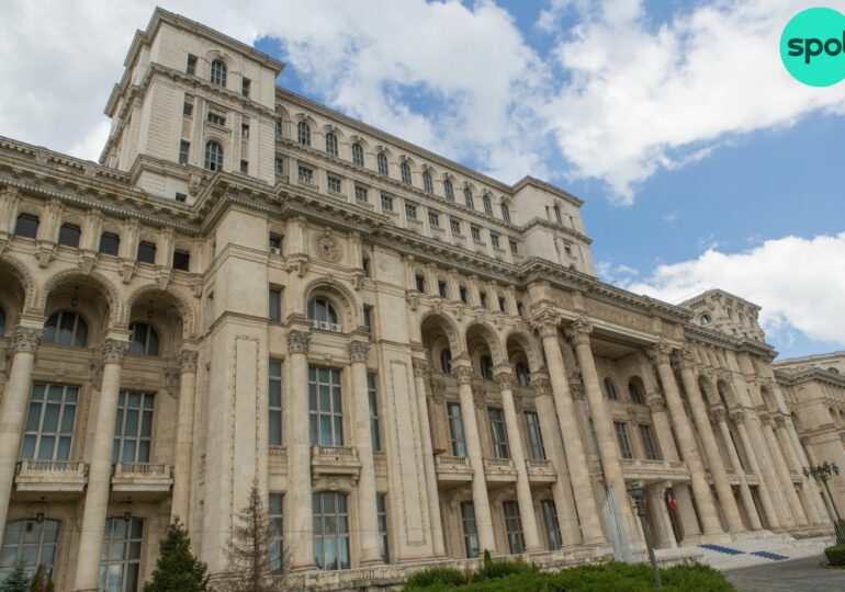 Noua sesiune parlamentară începe azi cu o şedință comună, cu invitat de onoare de la Chișinău
