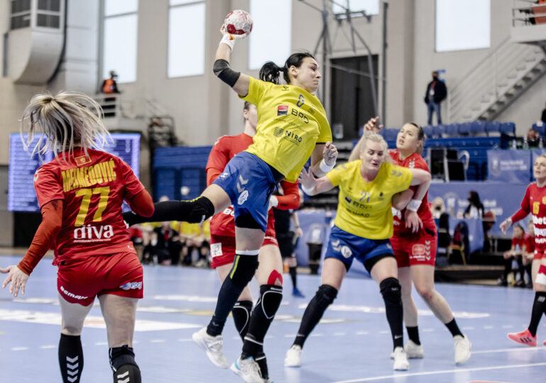 România este aproape calificată la Campionatul Mondial de handbal feminin, după o victorie liniștitoare în prima manșă a barajului cu Macedonia de Nord