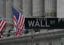 Indicii bursieri de pe Wall Street au închis la niveluri record. Optimism privind o revenire puternică a economiei americane