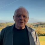 Anthony Hopkins, cel mai în vârstă câștigător al unui premiu Oscar, i-a adus un omagiu lui Chadwick Boseman (Video)