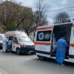 Noi imagini impresionante cu o coadă de ambulanţe care stau la rând să predea bolnavi la spital. De data asta, se întâmplă la Arad