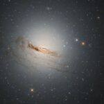 O galaxie aflată pe moarte a fost fotografiată de Hubble
