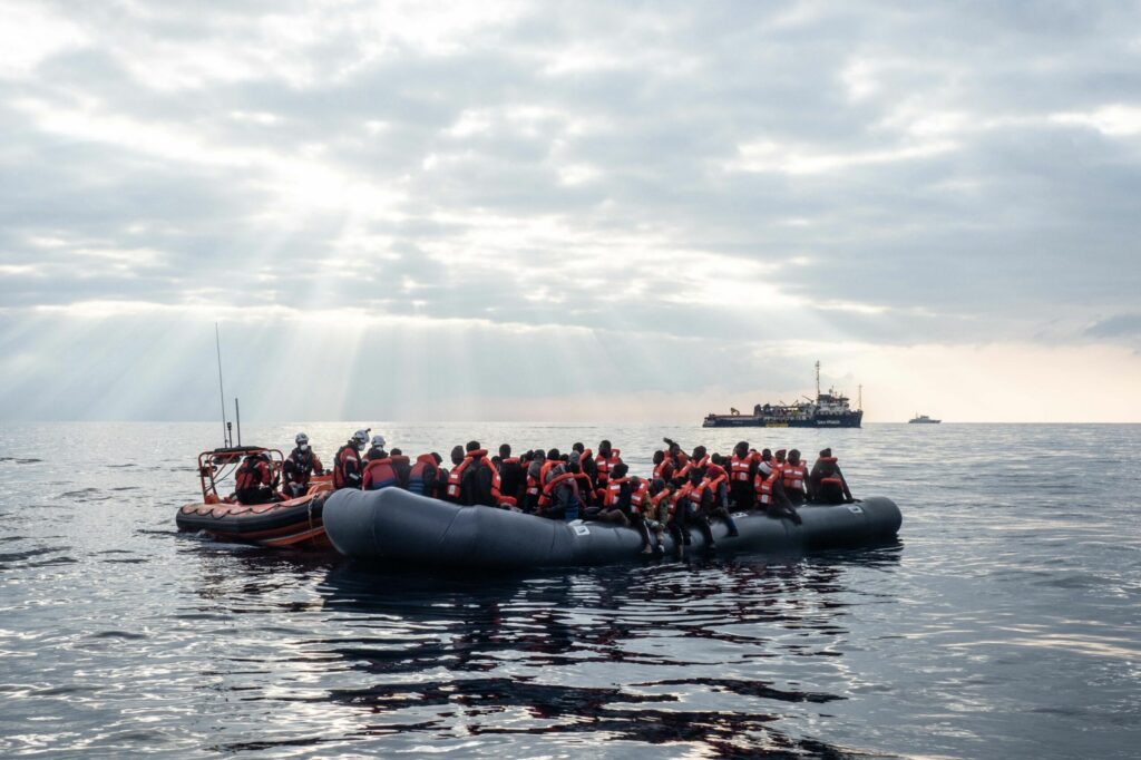 15 imigranți au murit în largul Greciei, după ce barca lor s-a ciocnit cu o navă a pazei de coastă