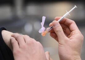 Vaccinul Pfizer oferă protecţie pentru cel puţin șase luni după a doua doză și e eficient și impotriva tulpinei sud africane