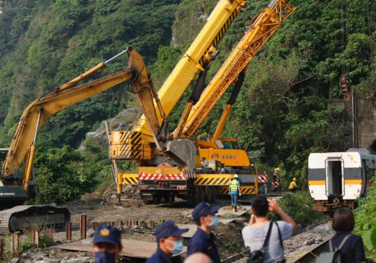 Angajatul din vina căruia s-a produs catastrofa feroviară din Taiwan și-a cerut scuze public
