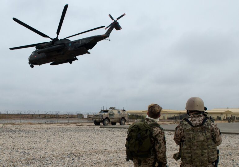 Retragerea NATO din Afganistan a început în mod ”coordonat”