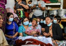 Armata din Myanmar a pus taxă de 85 de dolari pentru a preda familiilor cadavrele celor uciși