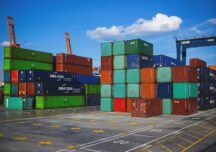 Industria de shipping se confruntă cu cea mai mare creştere a containerelor pierdute: Mărfuri de milioane de dolari ajung pe fundul mării