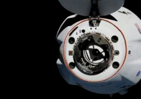 Astronauții capsulei SpaceX au ajuns cu succes pe Stația Spațială. Imagini inedite (Video)