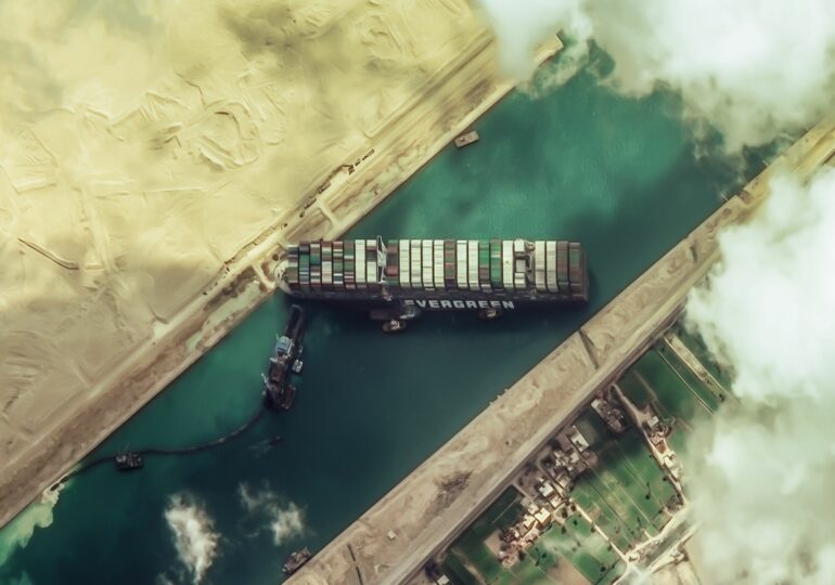 Toate cele 422 de nave care erau blocate după eşuarea Ever Given au trecut prin Canalul Suez