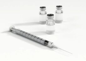 Un studiu Medlife arată că doar 5 milioane de români vor să se vaccineze până la finalul anului. Florin Cîţu: E un scenariu foarte pesimist pe care nici nu-l iau in calcul