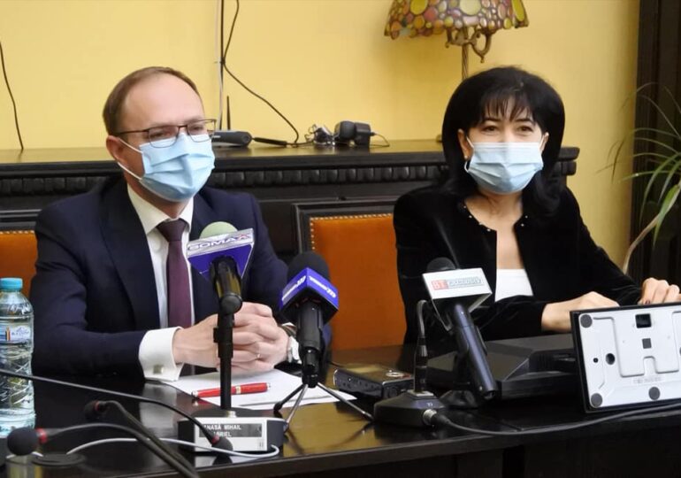 Botoșani: Președintele CJ, prefectul și primarul au recunoscut că nu s-au vaccinat până acum