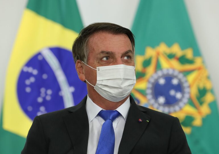 Președintele Braziliei spune că noul coronavirus a fost creat de China pentru a duce un război chimic