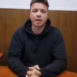 Televiziunea din Belarus a difuzat o nouă înregistrare cu Roman Protasevici, în care îşi recunoşte vina şi spune că vrea să-şi îndrepte greşelile (Video)