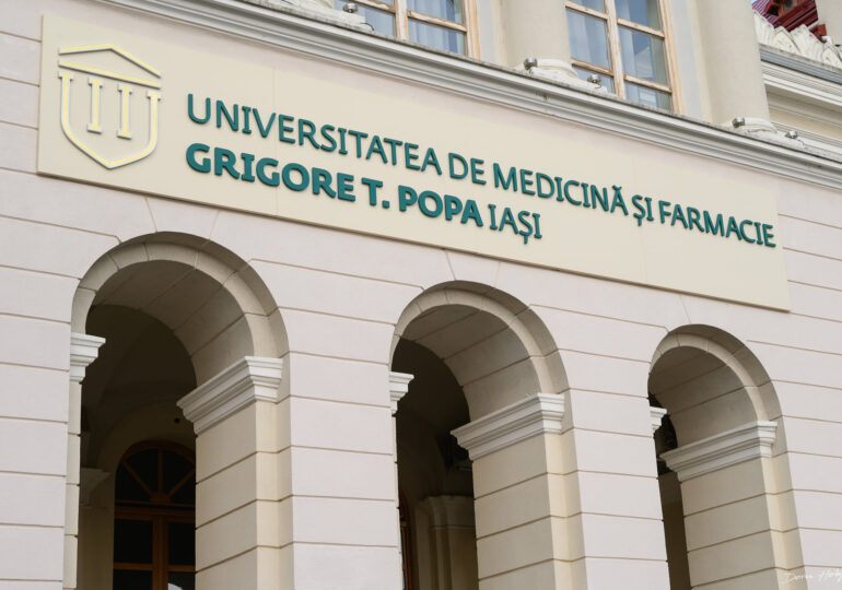 În ciuda protestelor, studenții la Medicină din Iași nu mai pot da examene, dacă nu s-au vaccinat sau nu au un test negativ COVID
