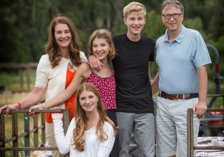 Melinda Gates ar putea deveni a doua cea mai bogată femeie din lume. Averea fabuloasă a fondatorului Microsoft, de la terenuri cât Hong Kongul, la Codexul lui Da Vinci