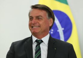 Președintele Braziliei, amendat după o baie de mulţime fără mască:"Legea este aceeaşi pentru toţi"