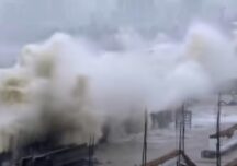 Răvășită deja de COVID, India e lovită și de cel mai puternic ciclon din istorie (Video)
