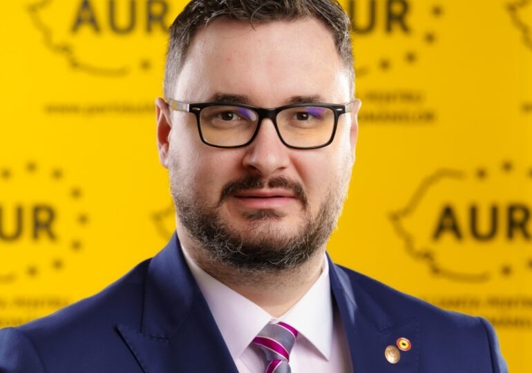 Deputatul AUR Dan Tănasă, vizat de o plângere penală după ce a îndemnat românii să refuze comanda dacă e livrată de un imigrant. CNCD s-a autosesizat, dar a suspendat procedura