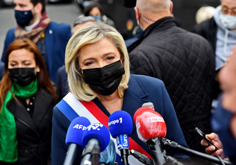 Marine Le Pen a fost achitată, după ce a postat imagini cu atrocități comise de jihadiști, inclusiv decapitarea unui jurnalist