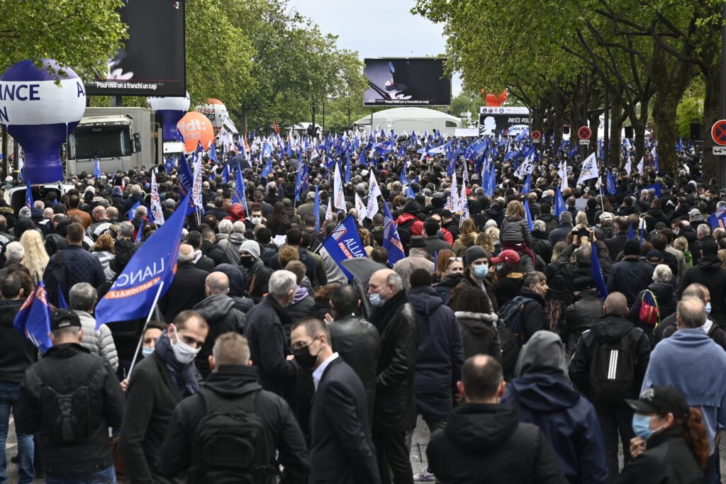 Police protest in Paris