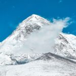 Încă un alpinist a murit pe Everest. Este al optulea din acest sezon