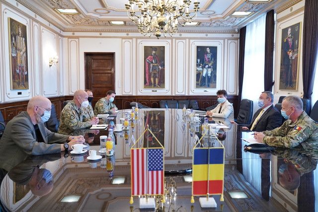 Ministrul Ciucă a discutat cu şeful Comandamentului Forţelor pentru Operaţii Speciale ale SUA în Europa despre securitatea la Marea Neagră și retragerea din Afganistan