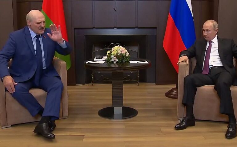 Putin i-a oferit susţinere lui Lukaşenko, într-o întâlnire la Soci