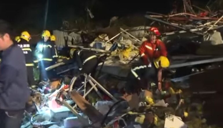 Bilanțul tornadelor din China a ajuns la 12 morți și peste 400 de răniți (Video)