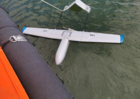 O dronă de mari dimensiuni a fost găsită plutind în Marea Neagră, aproape de Constanța