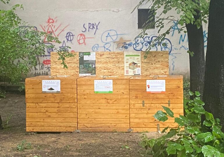 Într-o zonă din Bucureşti a apărut o mini-stație de compost. Cum a apărut şi la ce foloseşte