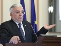Mugur Isărescu