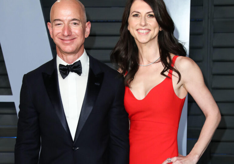 Fosta soție a lui Jeff Bezos anunță o nouă donație de aproape 3 miliarde de dolari. Averea îi crește mai repede decât o poate împărți