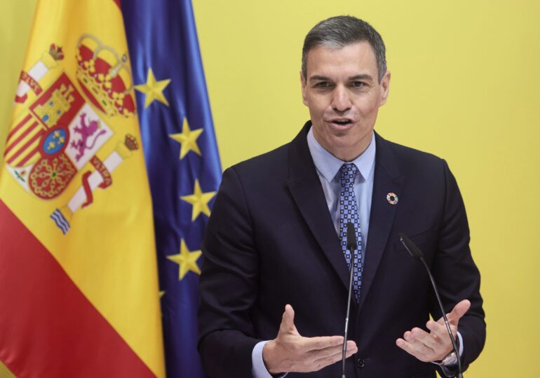 Guvernul spaniol îi va graţia pe separatiştii catalani încarceraţi