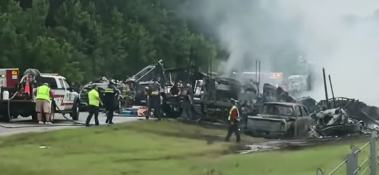Accident în lanț în Alabama: Zece oameni, între care nouă copii, au murit (Video)