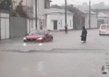 Ploile au făcut ravagii în Galați. Debitul Dunării este foarte mare, străzile au fost inundate (Video)