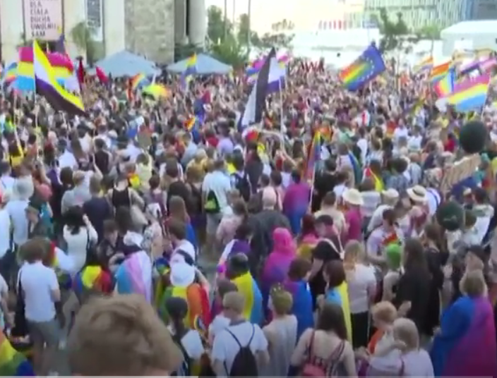 Mii de participanţi la Gay Pride, în Varşovia. Polonia, codașa UE la drepturile LGBTQ