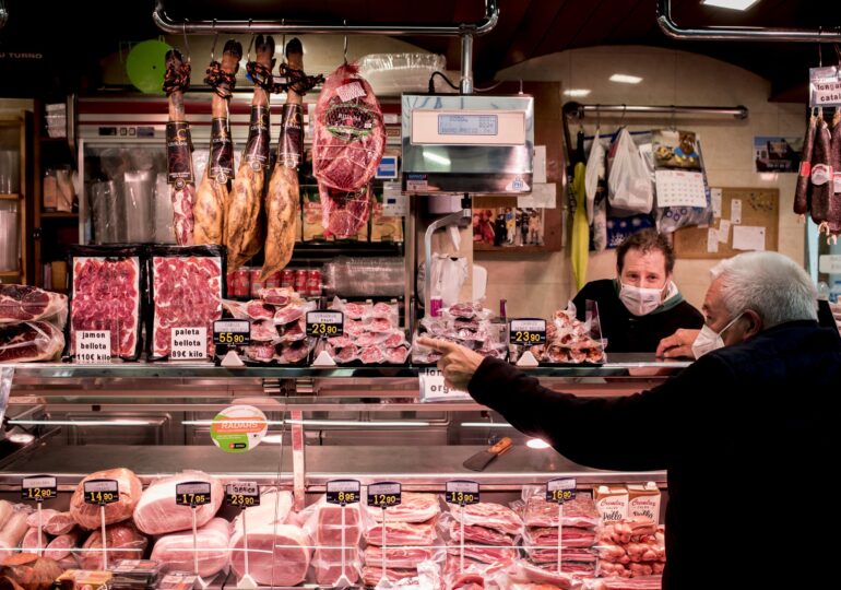 Exportul către China va transforma carnea de porc într-un lux. Deja s-a scumpit simțitor și românii nu mai cumpără
