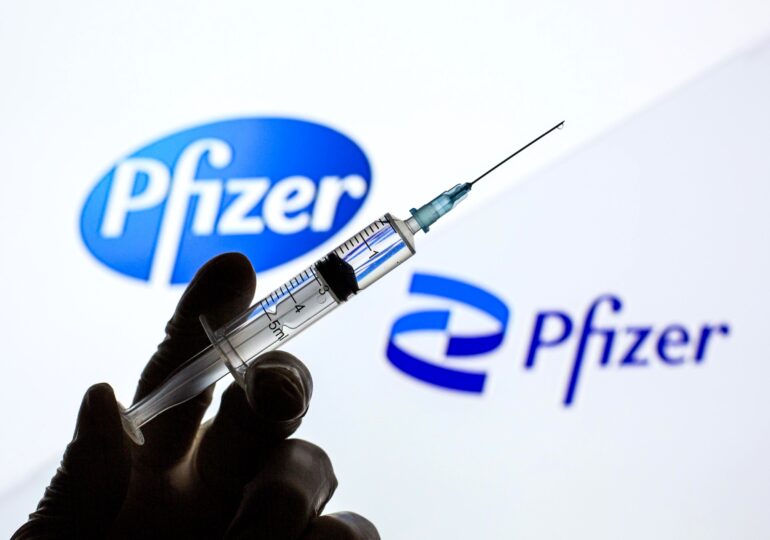 SUA cumpără jumătate de miliard de doze de vaccin Pfizer pentru a le oferi altor țări