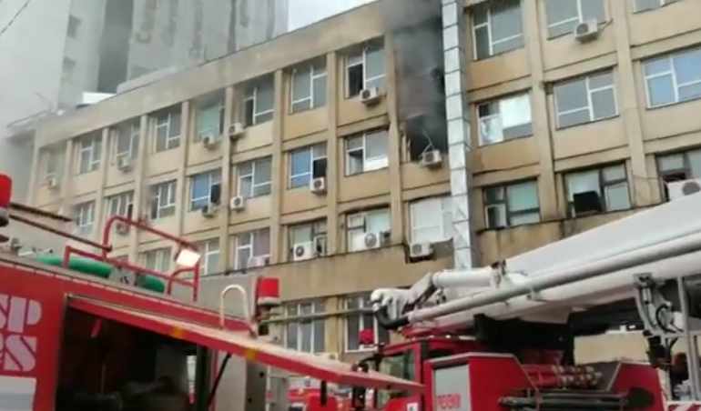 Incendiu la Spitalul de copii Sfânta Maria din Iași: 31 de persoane evacuate (Video)